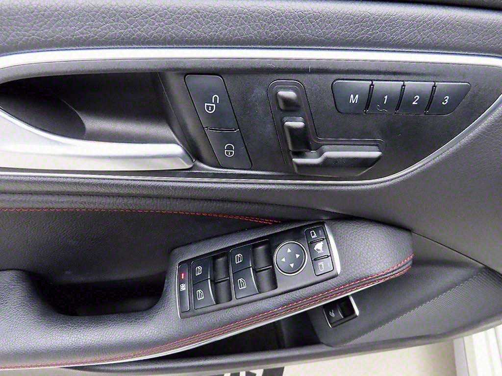 Mercedes Benz CLA Class - Vista 11