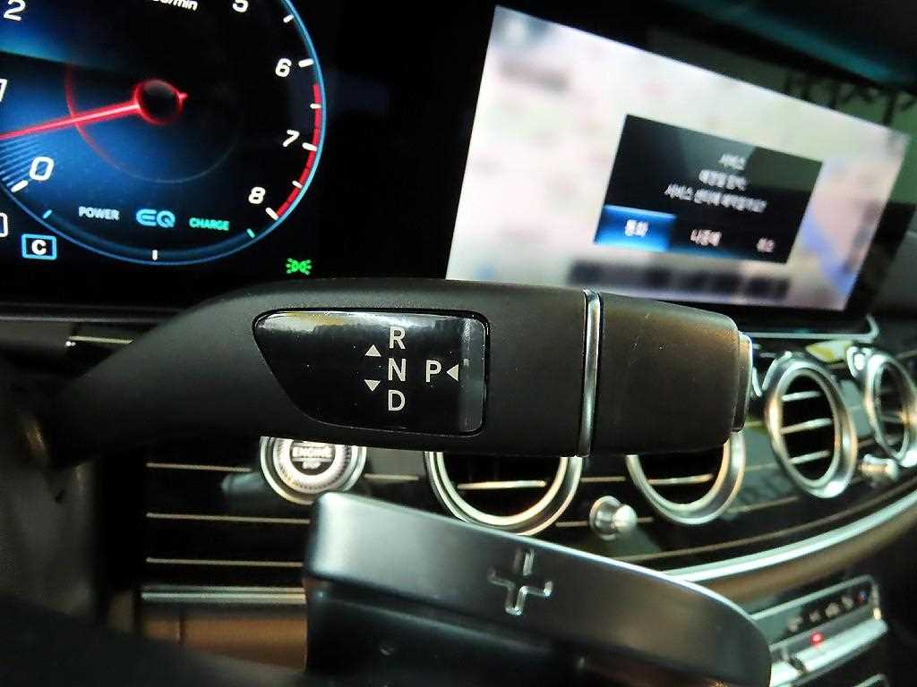 Mercedes Benz E class - Vista 10