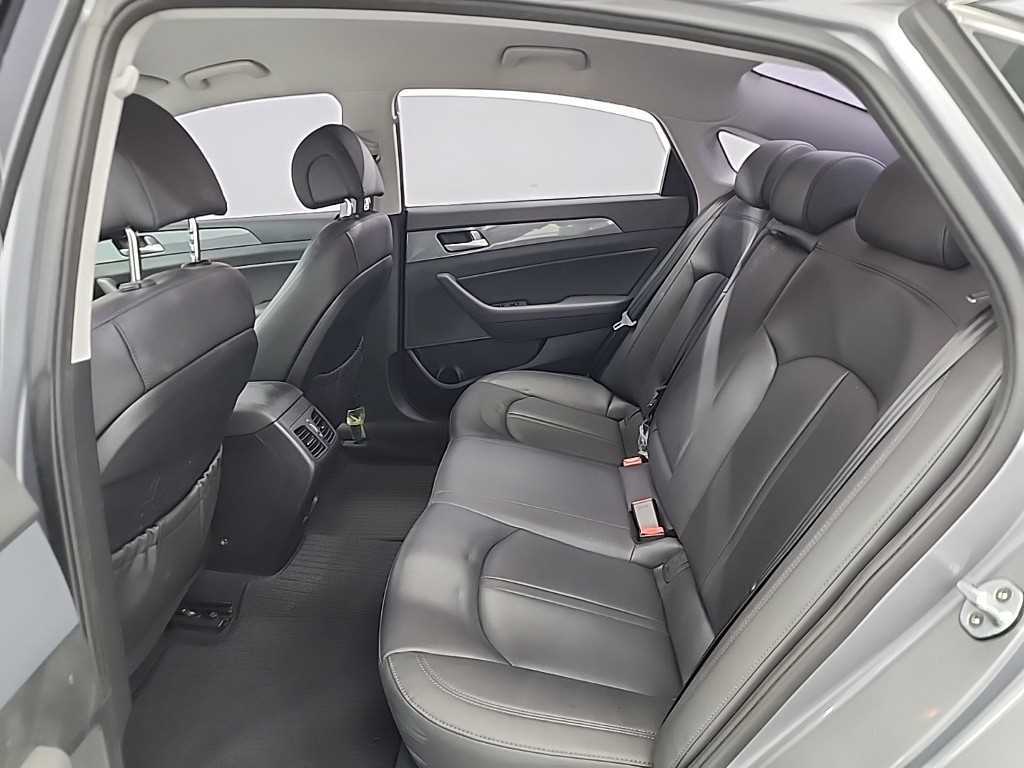 HYUNDAI Sonata - Vista 12