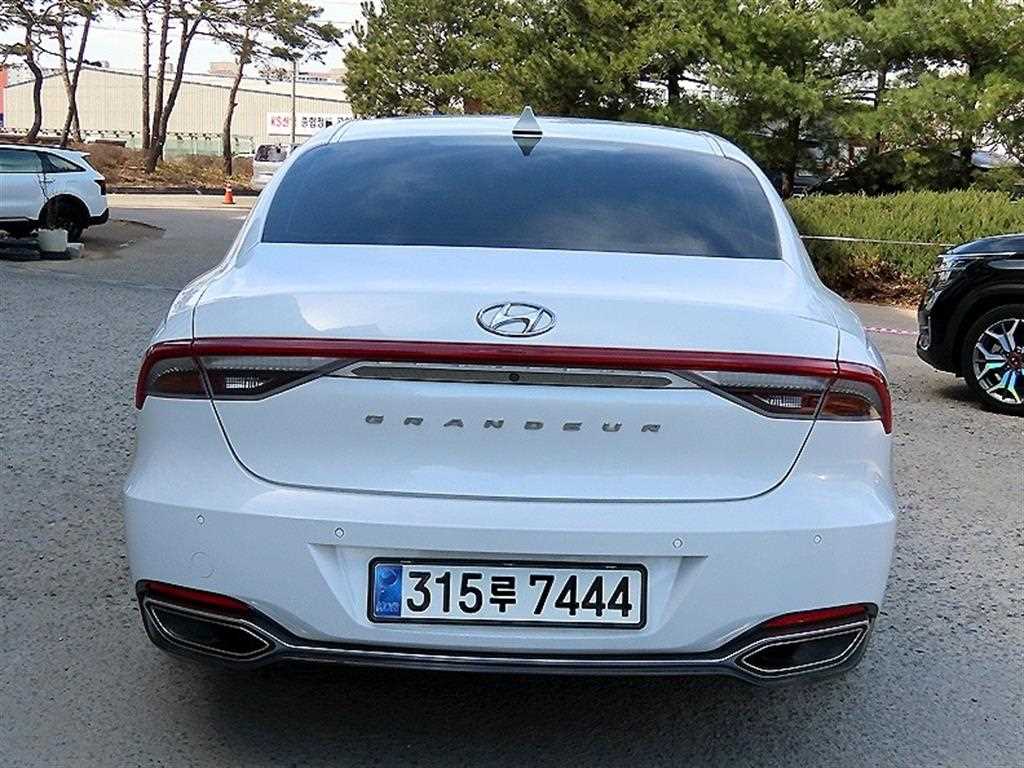 HYUNDAI Grandeur - Vista 4