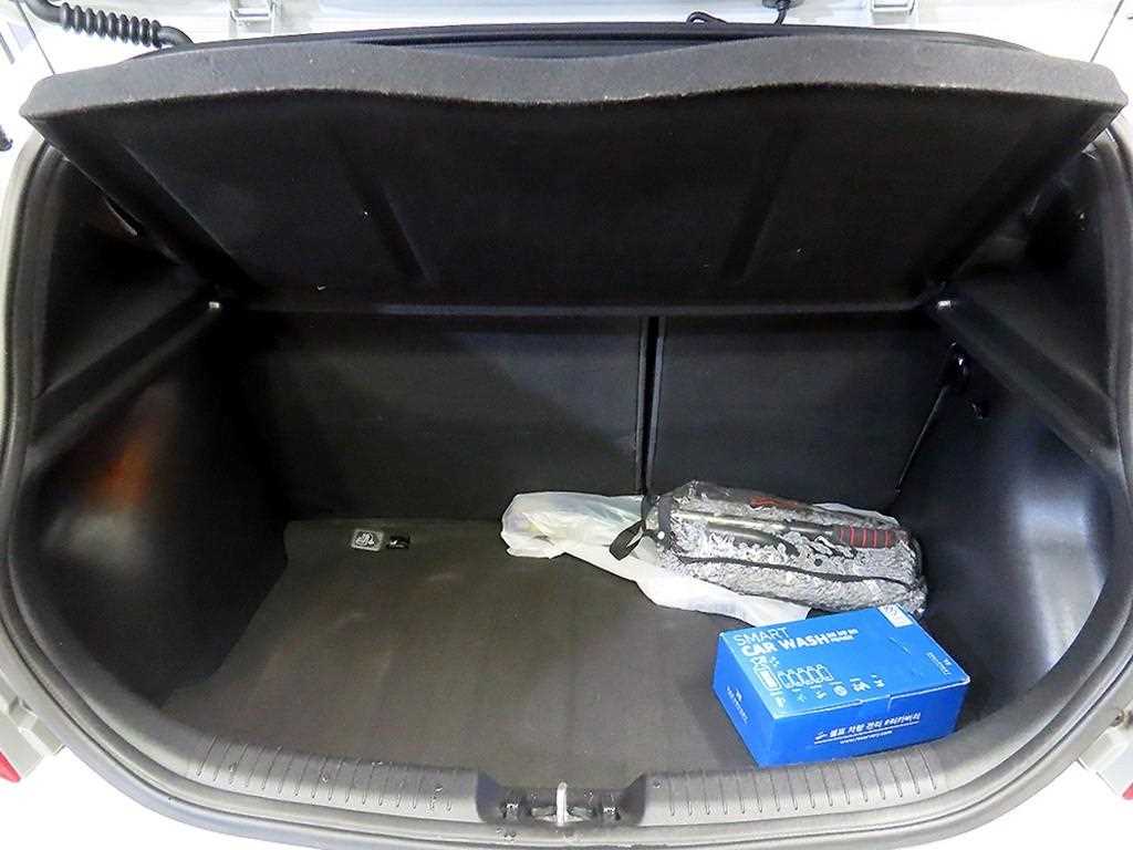 HYUNDAI Accent 2016 Blanco - Importación desde Corea - HF Imports Iquique - Foto 17