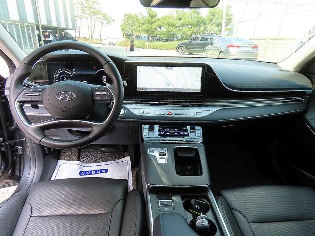 HYUNDAI Grandeur - Vista 7