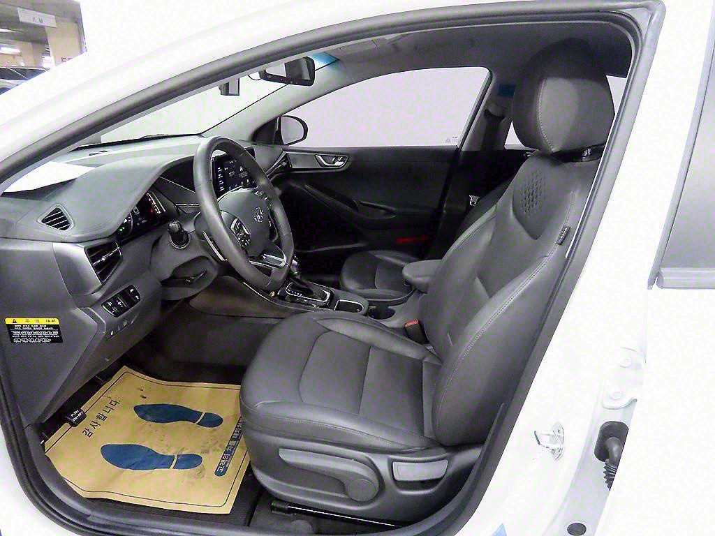 HYUNDAI Ioniq - Vista 5