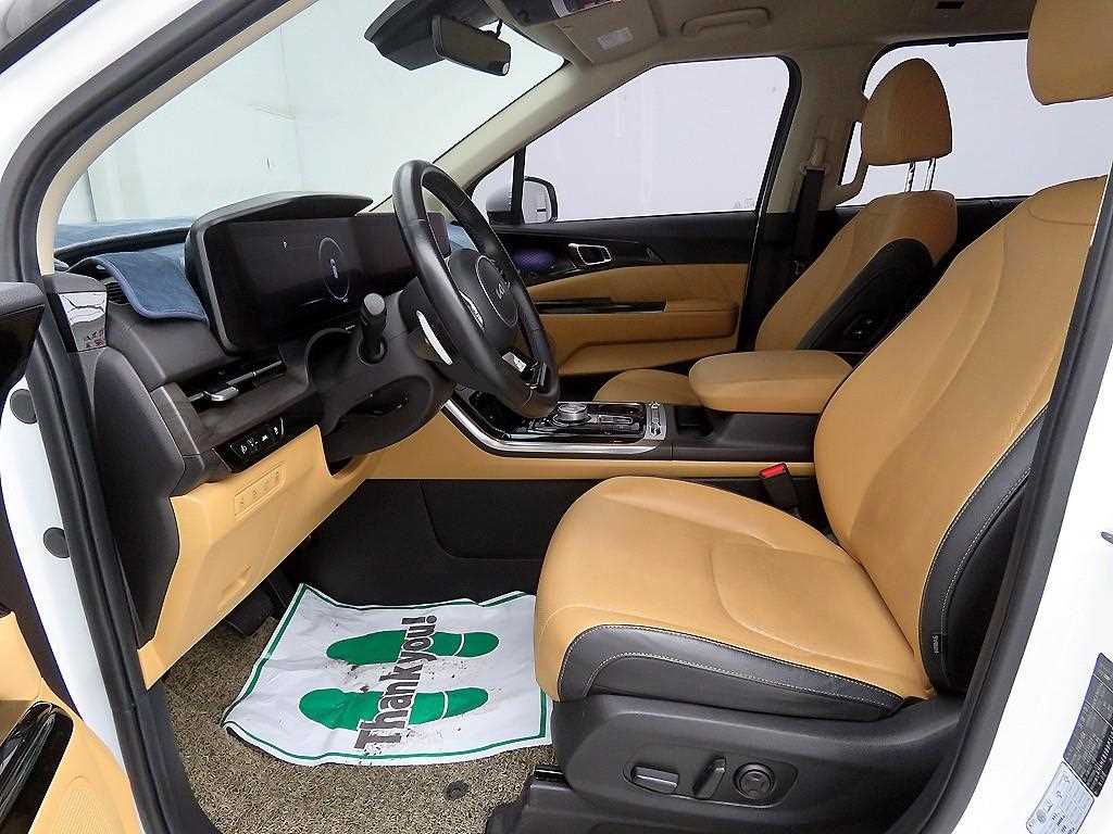 KIA Carnival - Vista 7