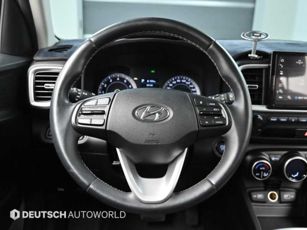 HYUNDAI Venue - Vista 11