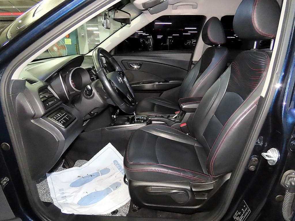 Ssangyong Tivoli - Vista 6