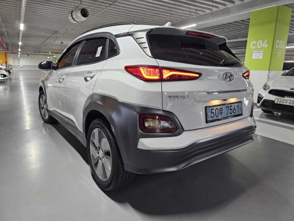 HYUNDAI Kona - Vista 6