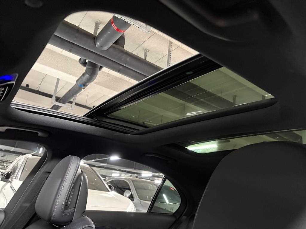 Mercedes Benz C Class - Vista 12