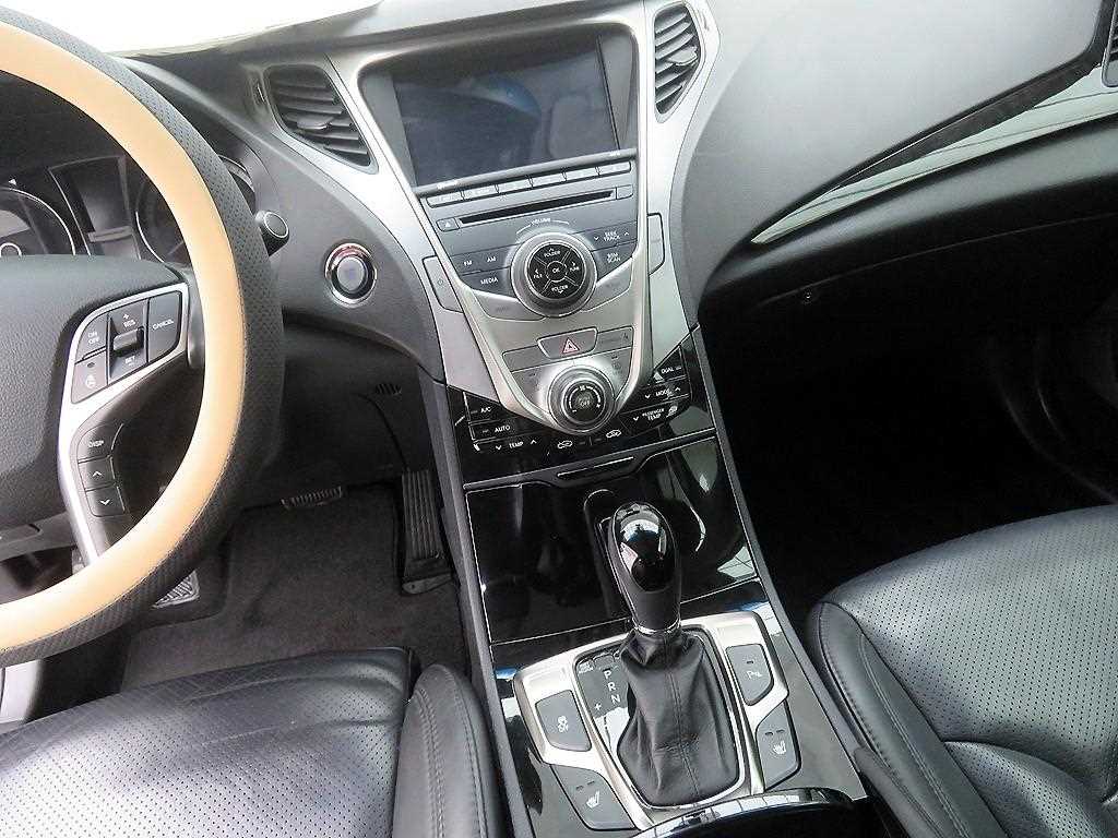 HYUNDAI Grandeur - Vista 12