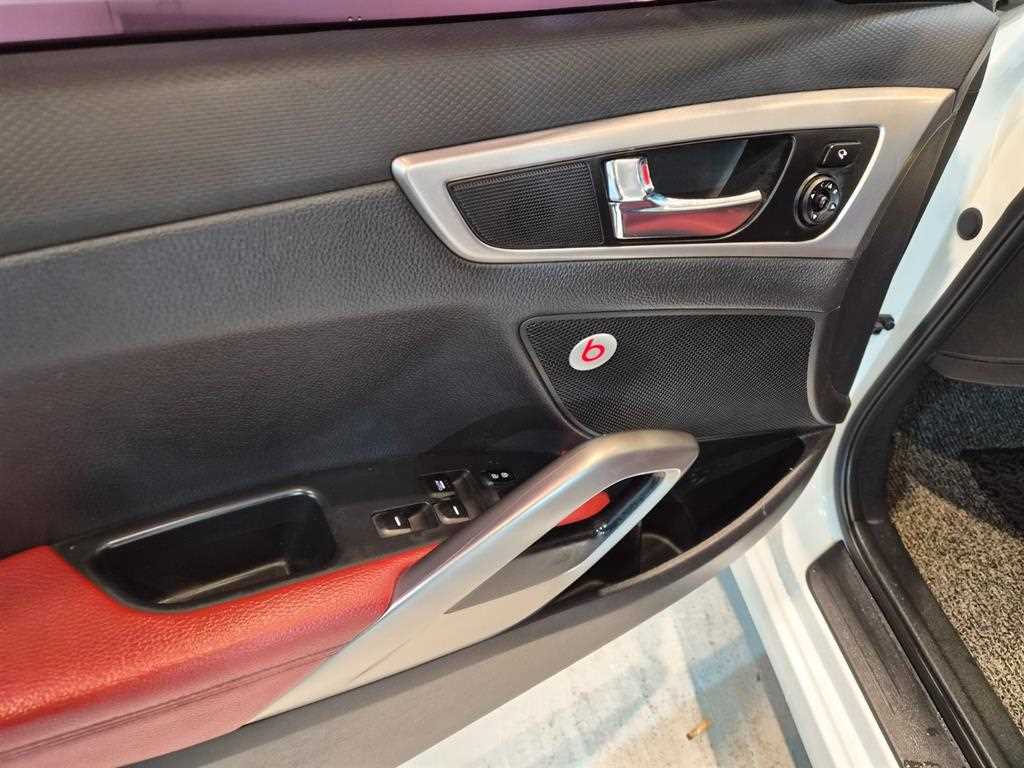 HYUNDAI Veloster - Vista 11