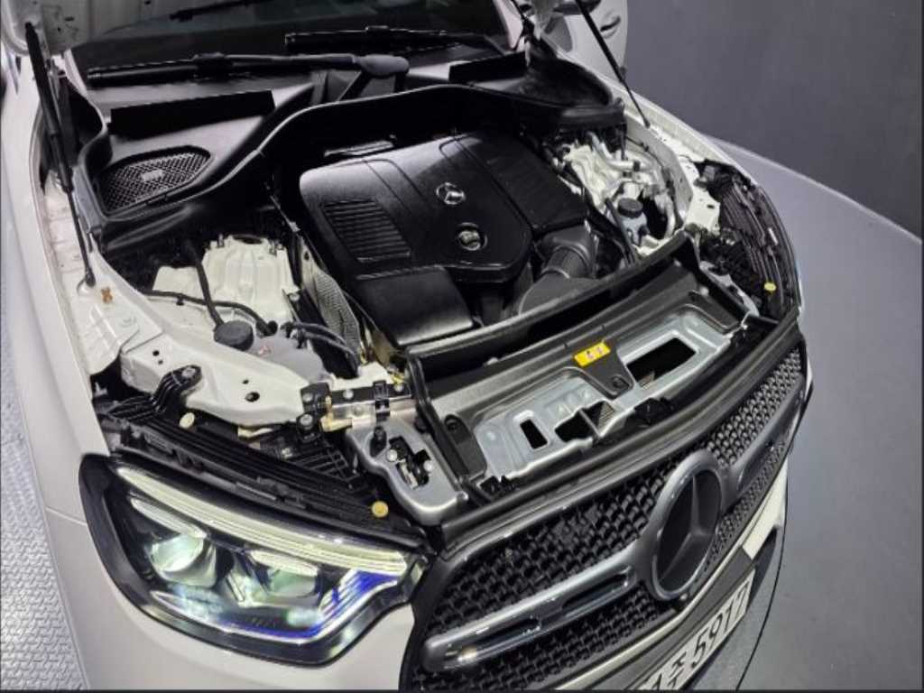 Mercedes Benz GLC Class - Vista 6