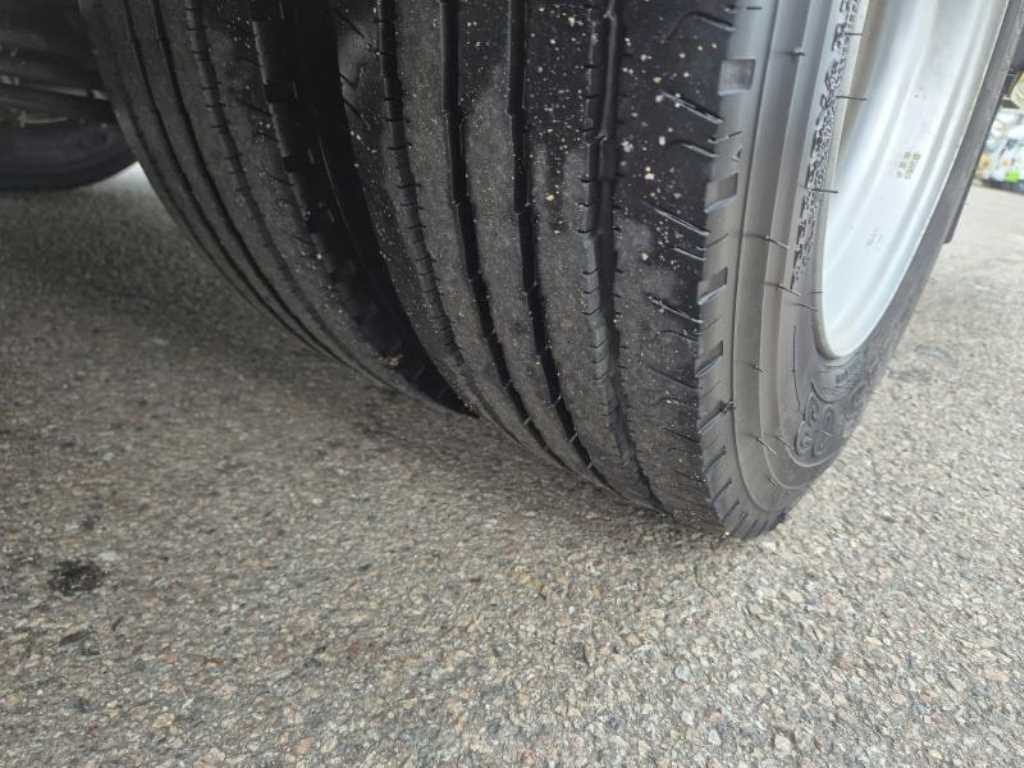 medium and large bus Hyundai bus - Vista 8