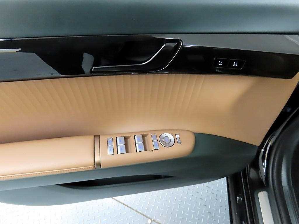 HYUNDAI Grandeur - Vista 11