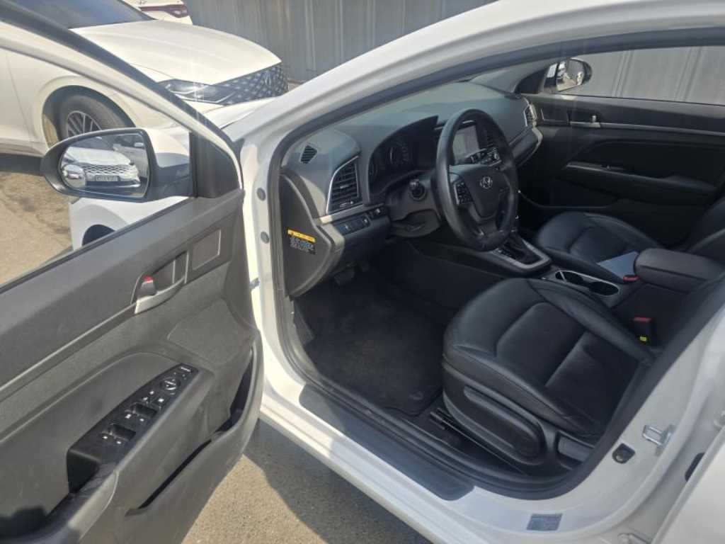 HYUNDAI Avante 2017 Blanco - Importación desde Corea - HF Imports Iquique - Foto 13