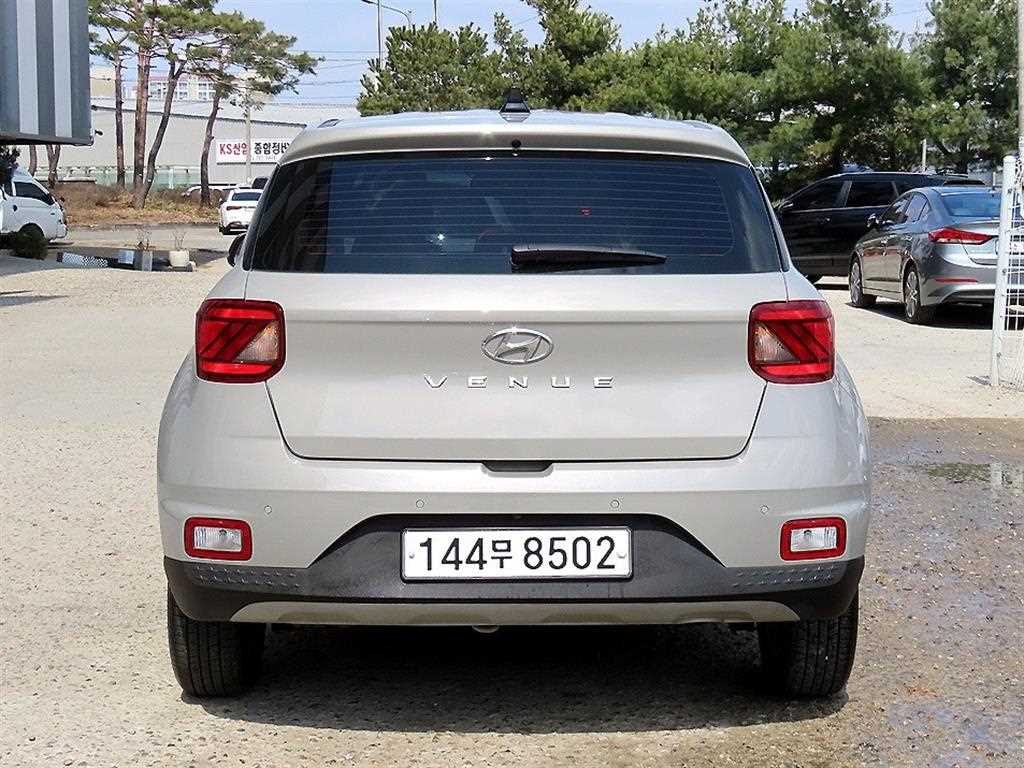 HYUNDAI Venue - Vista 4