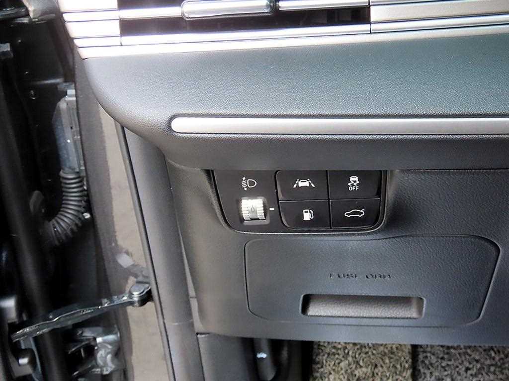 HYUNDAI Grandeur - Vista 12