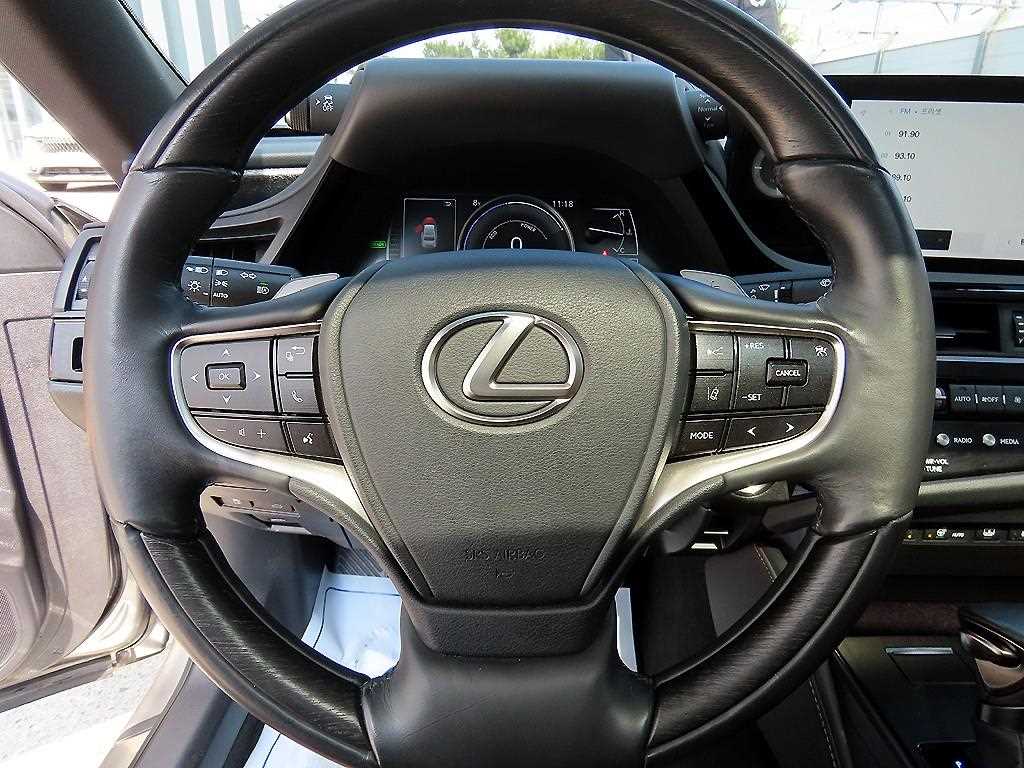Lexus ES - Vista 8