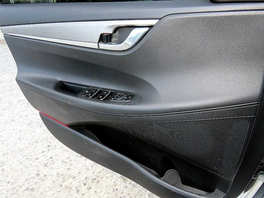 HYUNDAI Grandeur - Vista 11