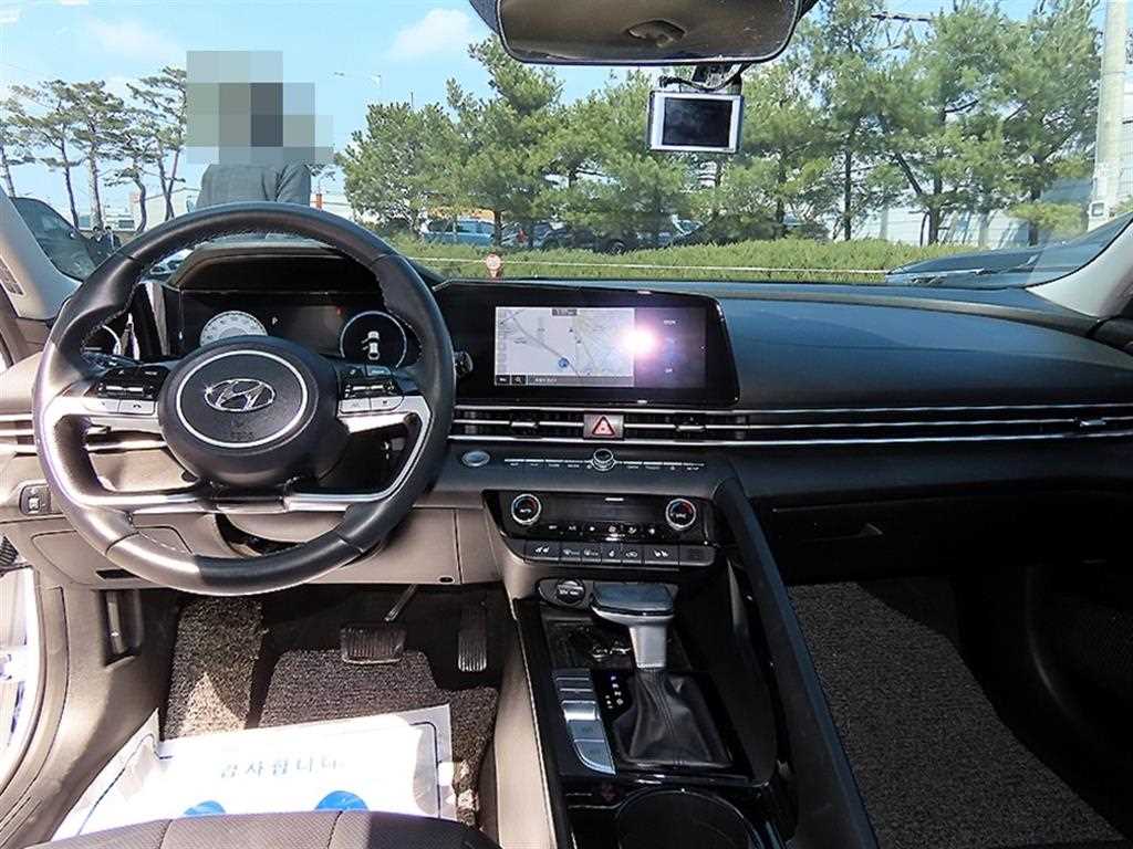 HYUNDAI Avante - Vista 7