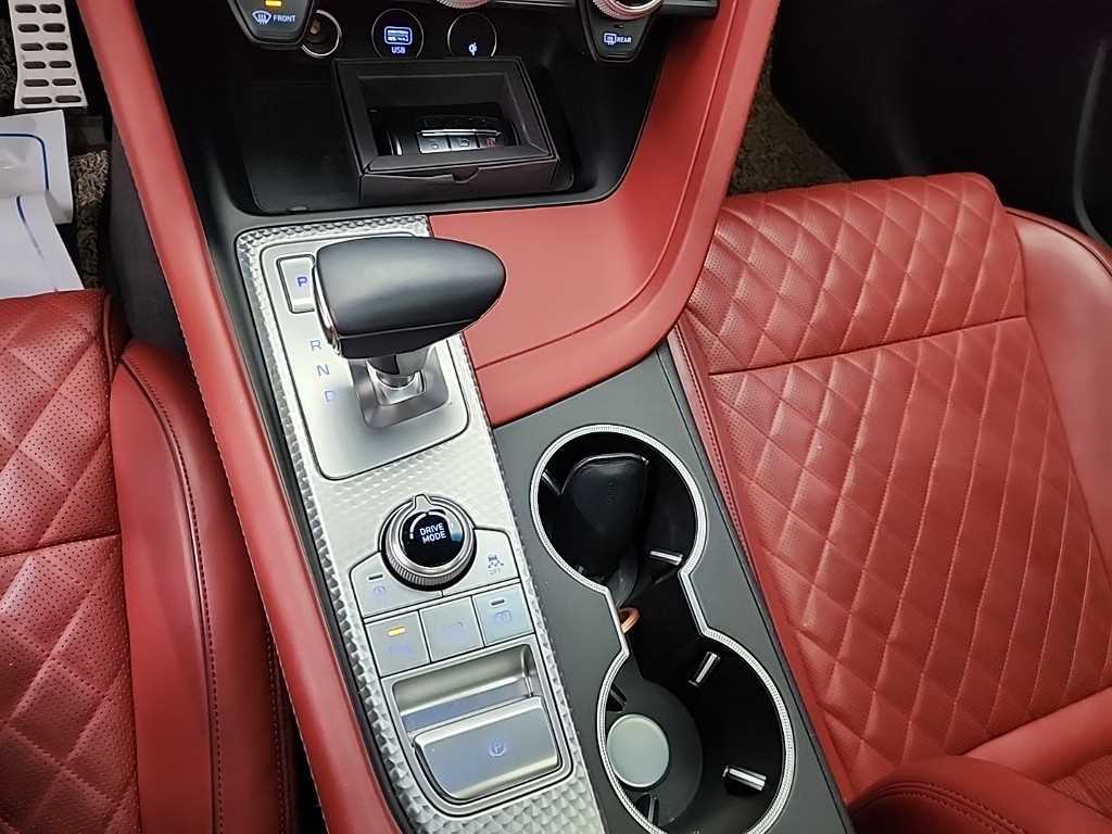 Genesis G70 - Vista 8