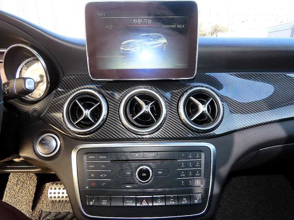 Mercedes Benz GLA Class - Vista 12