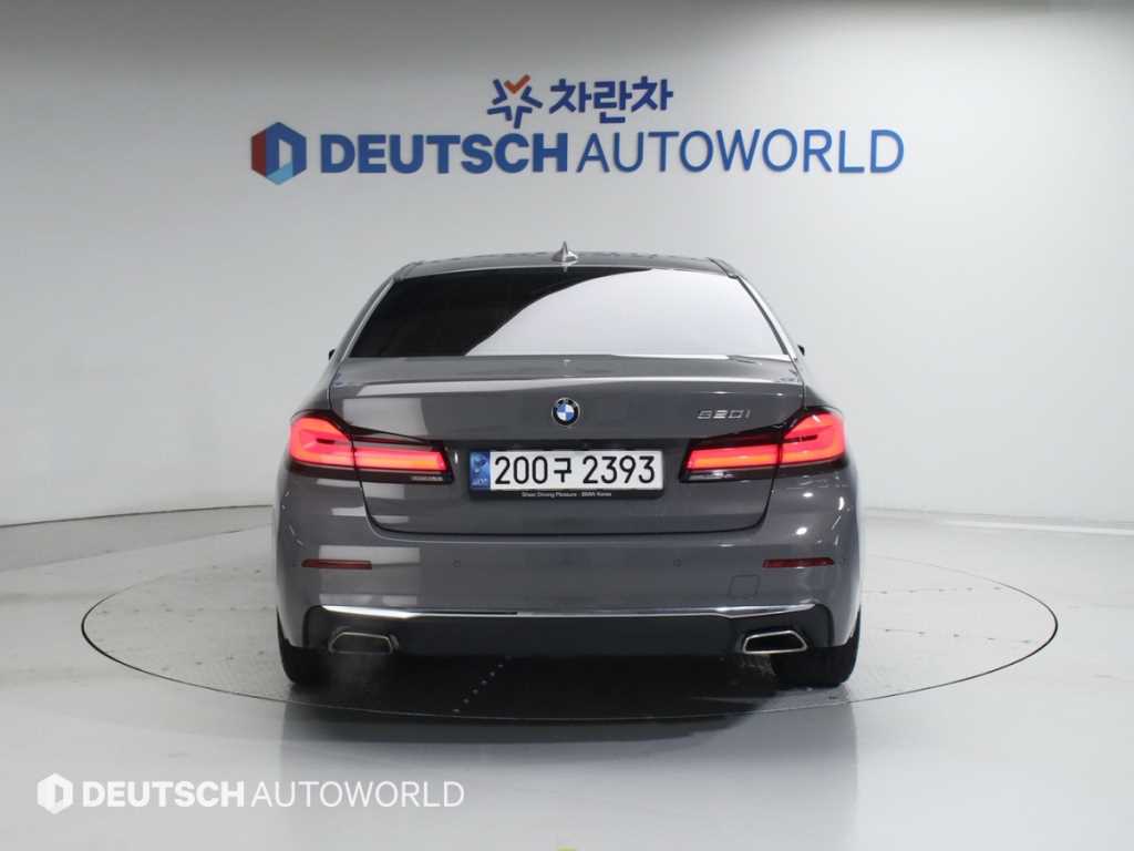 BMW 5 Series - Vista 4