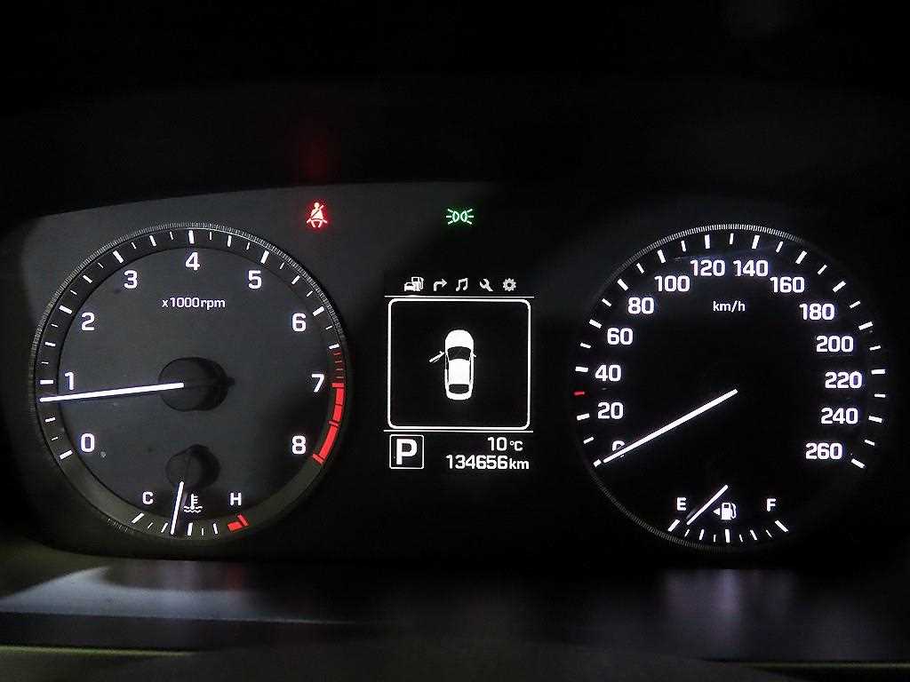 HYUNDAI Sonata - Vista 9