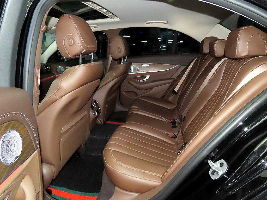 Mercedes Benz E class - Vista 7