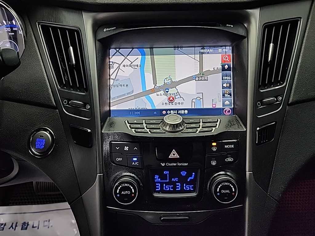 HYUNDAI Sonata - Vista 10