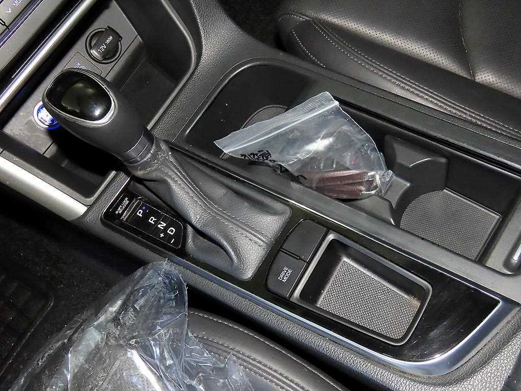 HYUNDAI Sonata - Vista 12