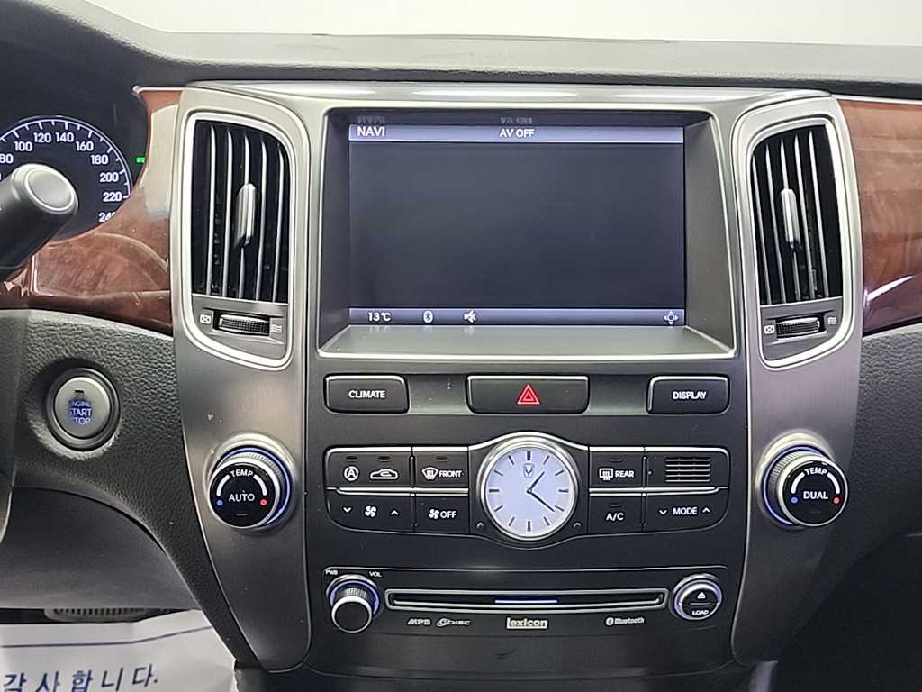 HYUNDAI Equus - Vista 10