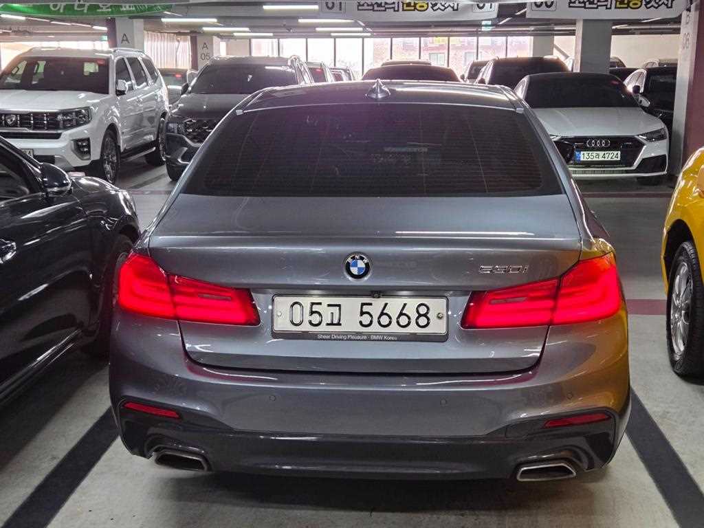 BMW 5 Series - Vista 5