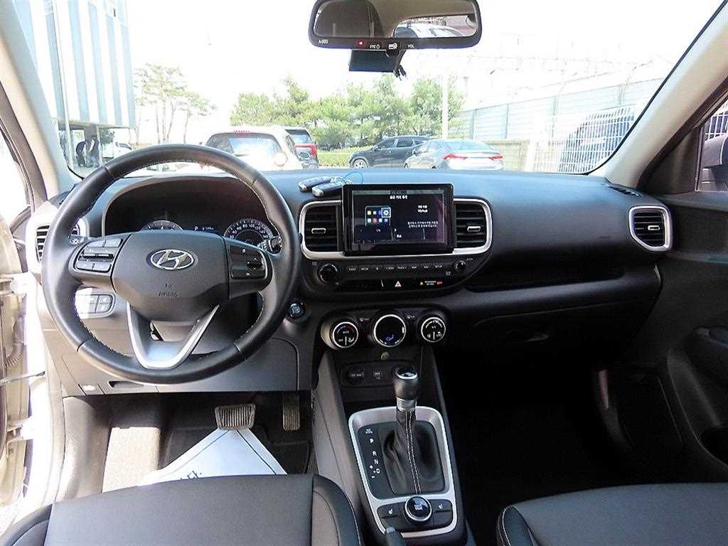 HYUNDAI Venue - Vista 7
