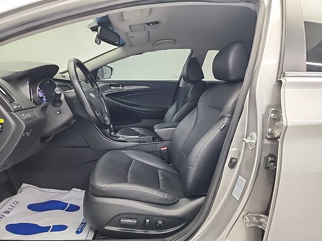 HYUNDAI Sonata - Vista 11