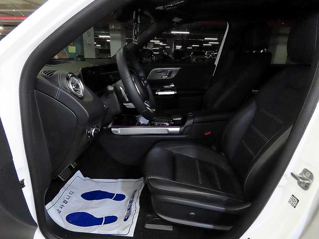 Mercedes Benz EQB - Vista 6