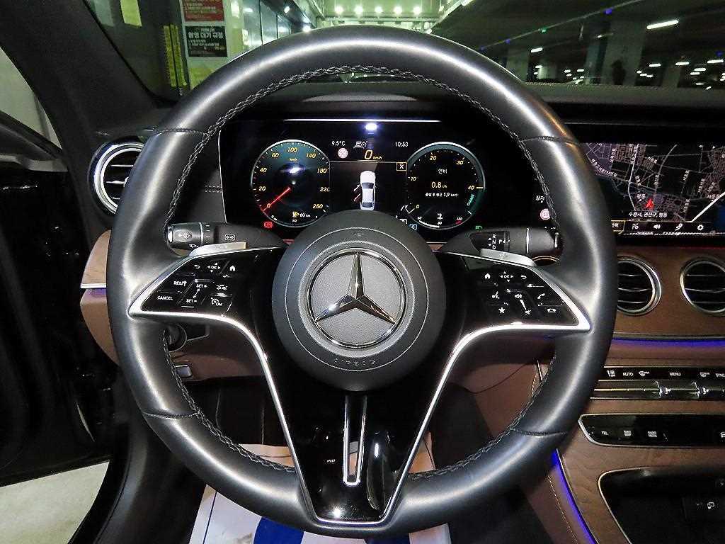 Mercedes Benz E class - Vista 8