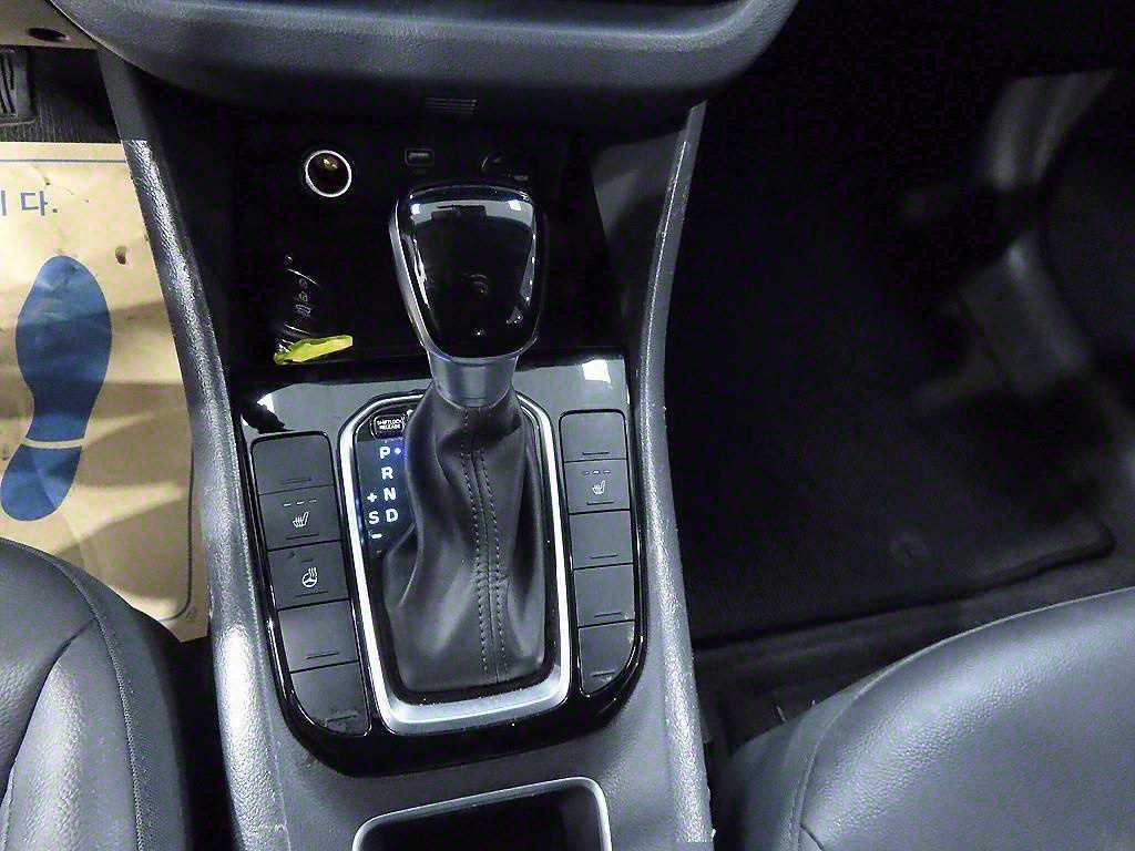 HYUNDAI Ioniq - Vista 10