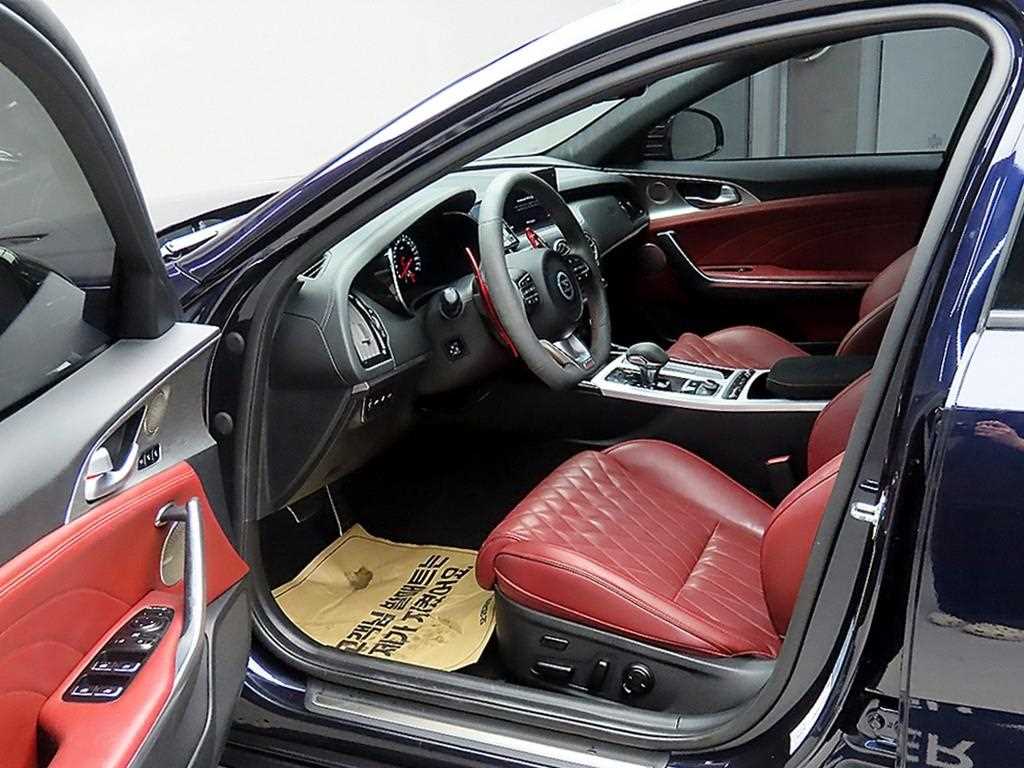 KIA Stinger - Vista 5