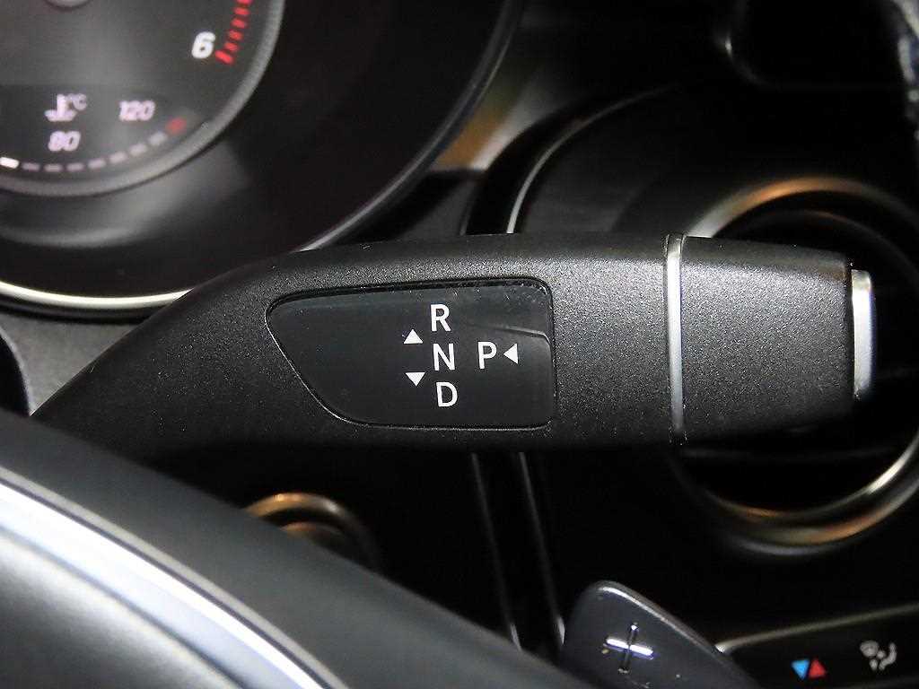 Mercedes Benz GLC Class 2018 Blanco - Importación desde Corea - HF Imports Iquique - Foto 13