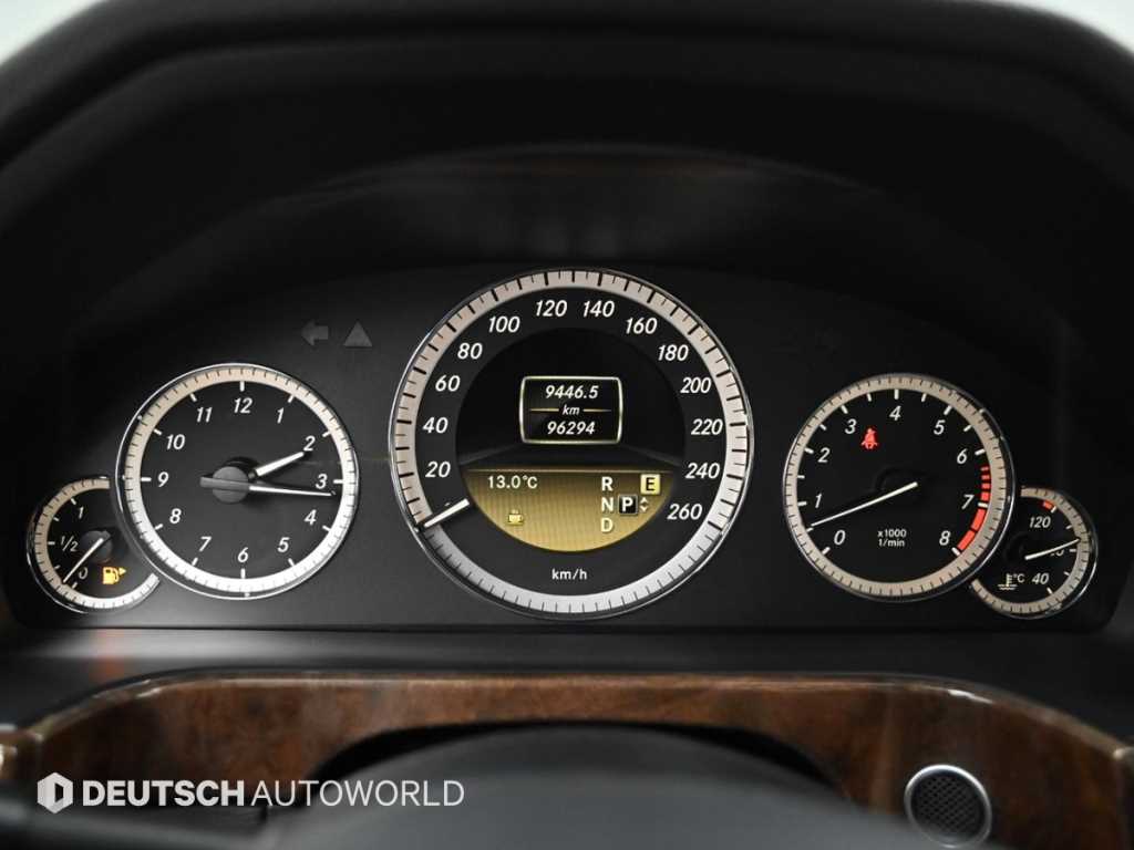 Mercedes Benz E class - Vista 8