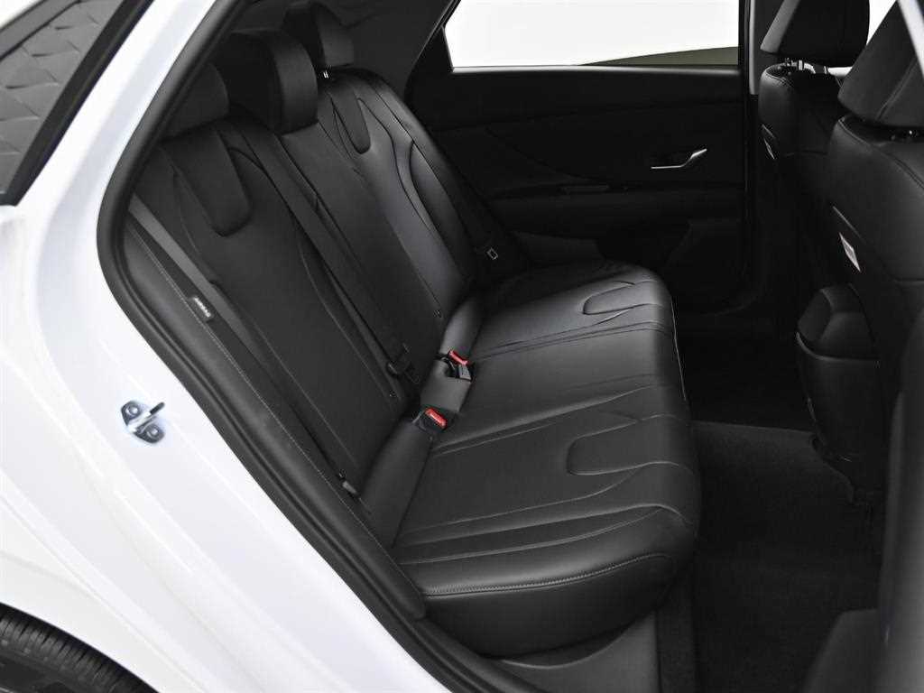 HYUNDAI Avante - Vista 12