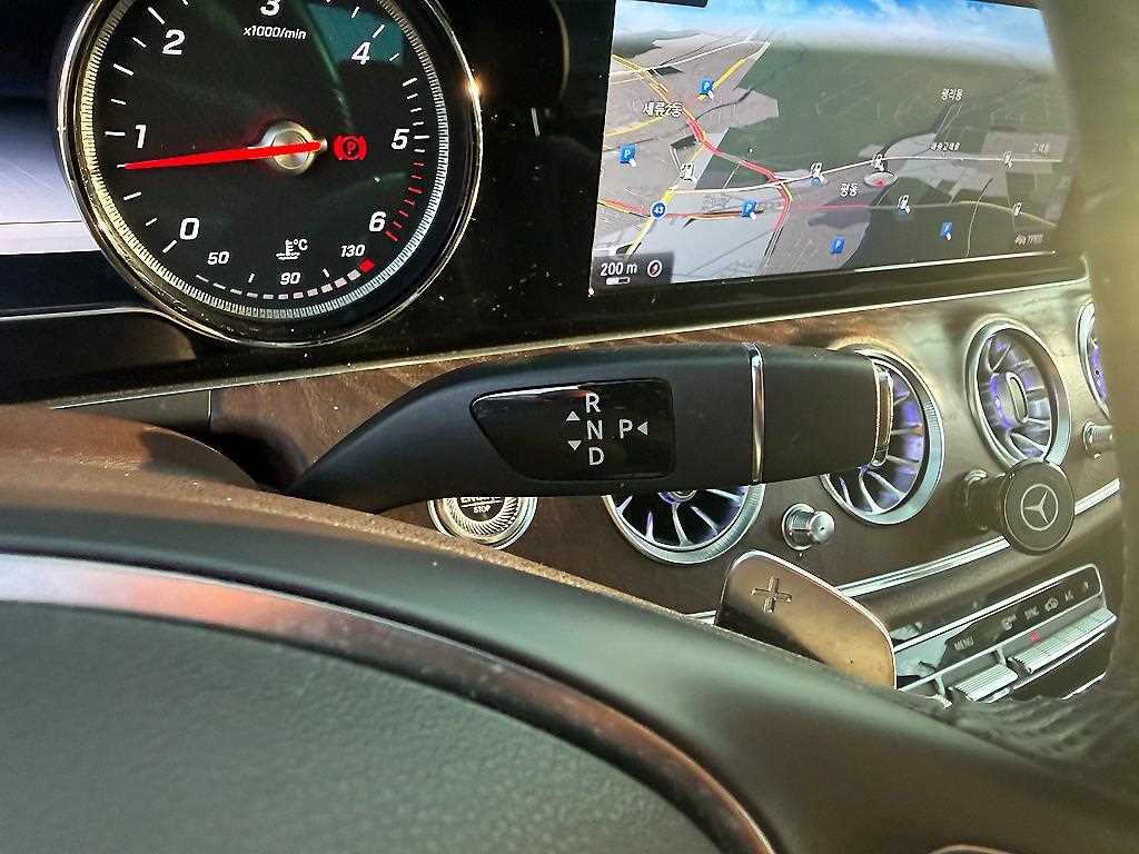 Mercedes Benz E class - Vista 11