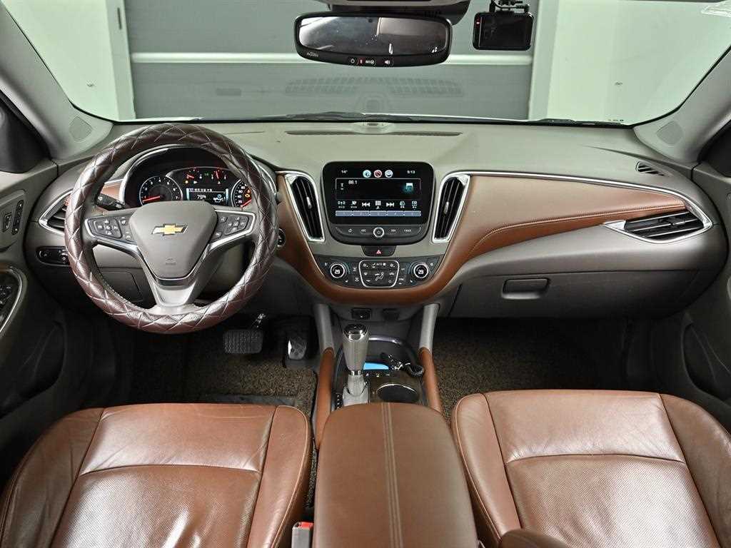 Chevrolet Malibu - Vista 7