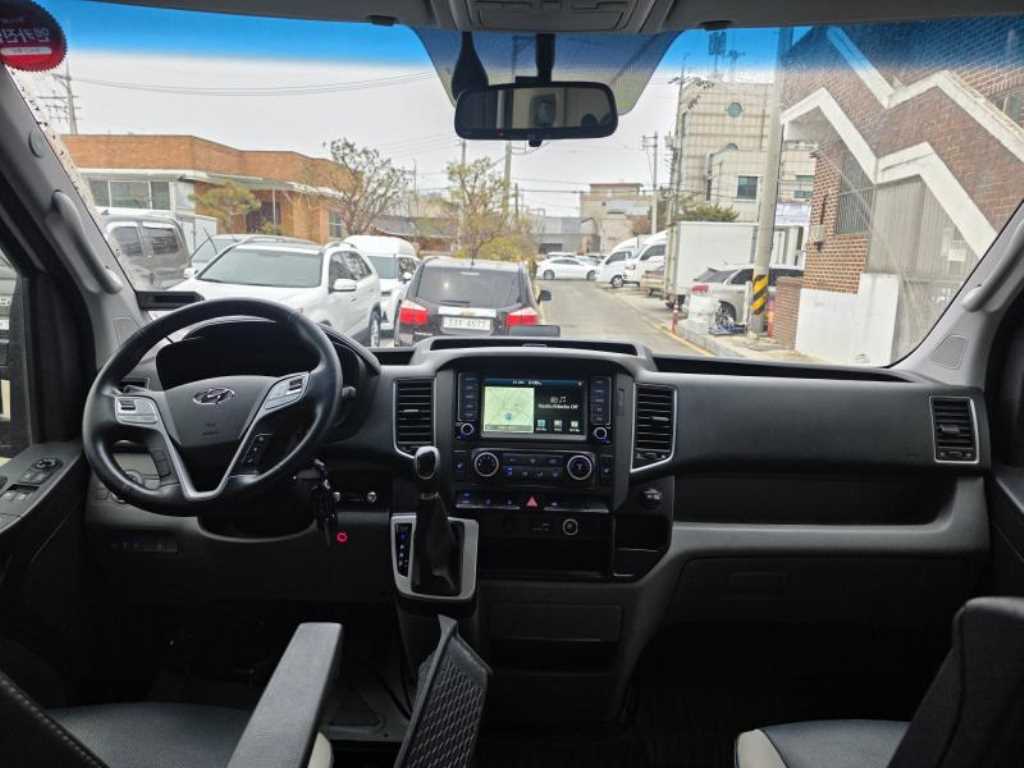 HYUNDAI Solati - Vista 10