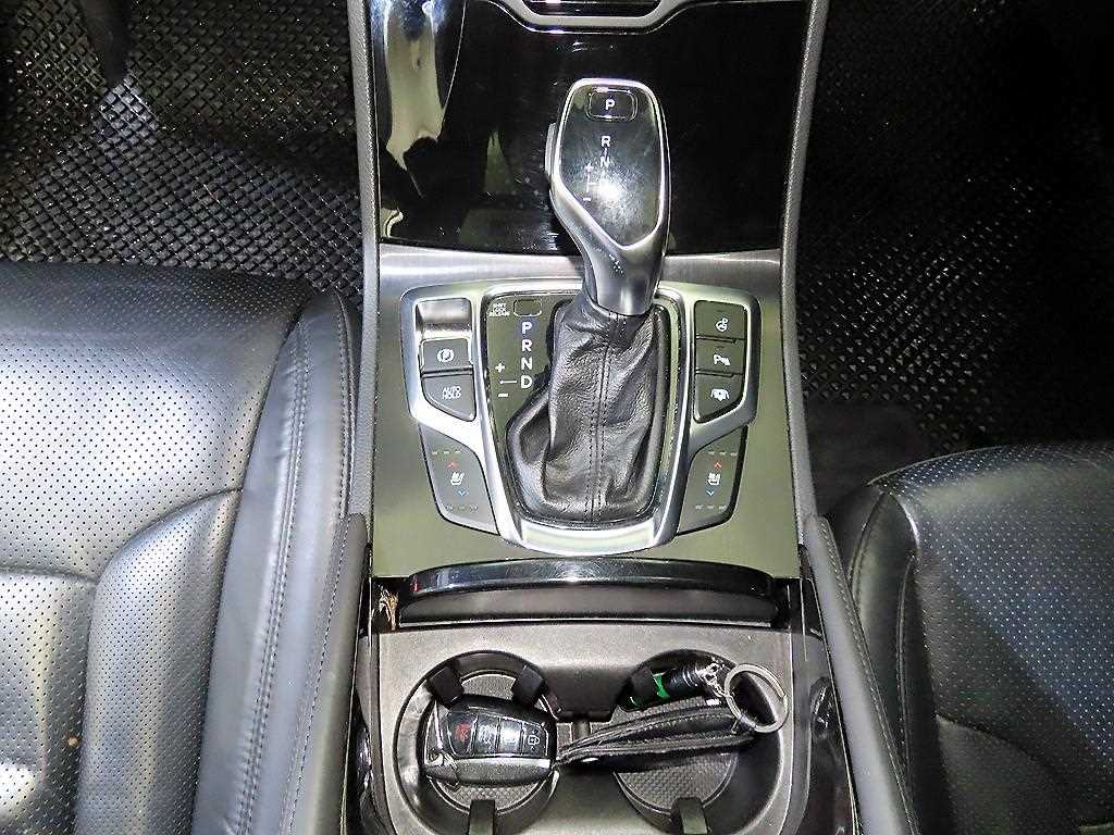 HYUNDAI Grandeur - Vista 12