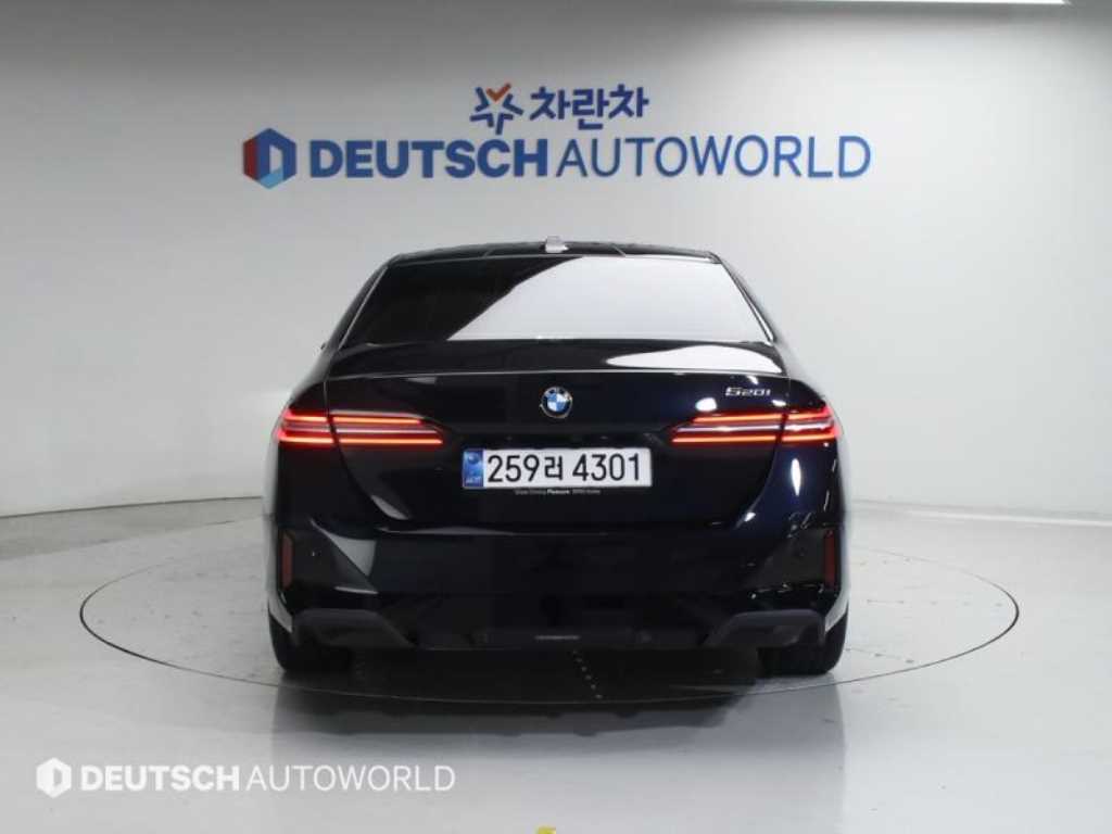 BMW 5 Series - Vista 4