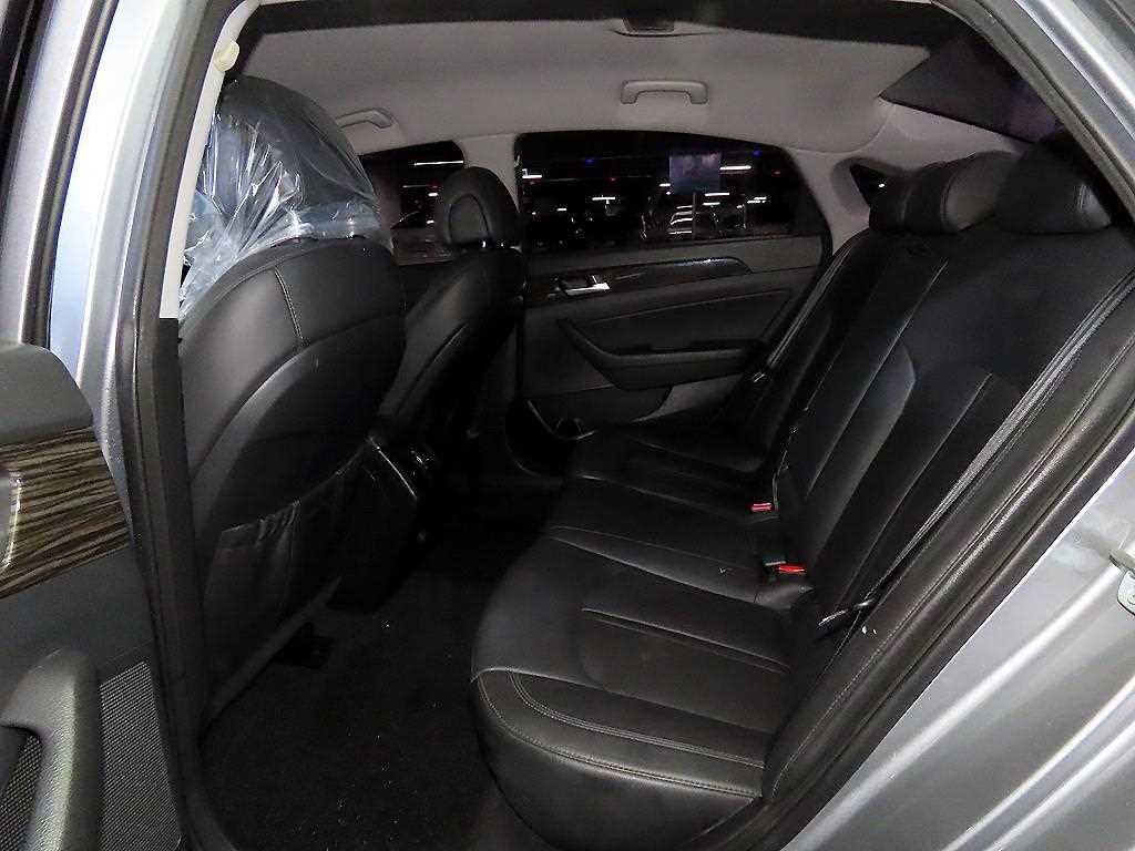 HYUNDAI Sonata - Vista 7