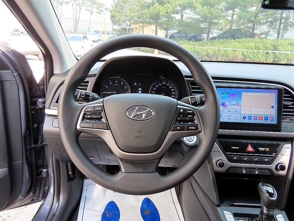 HYUNDAI Avante - Vista 8