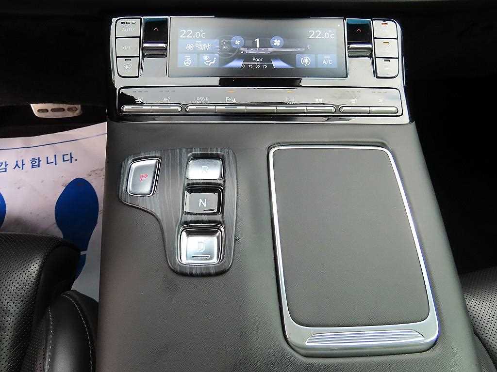 HYUNDAI Grandeur - Vista 11