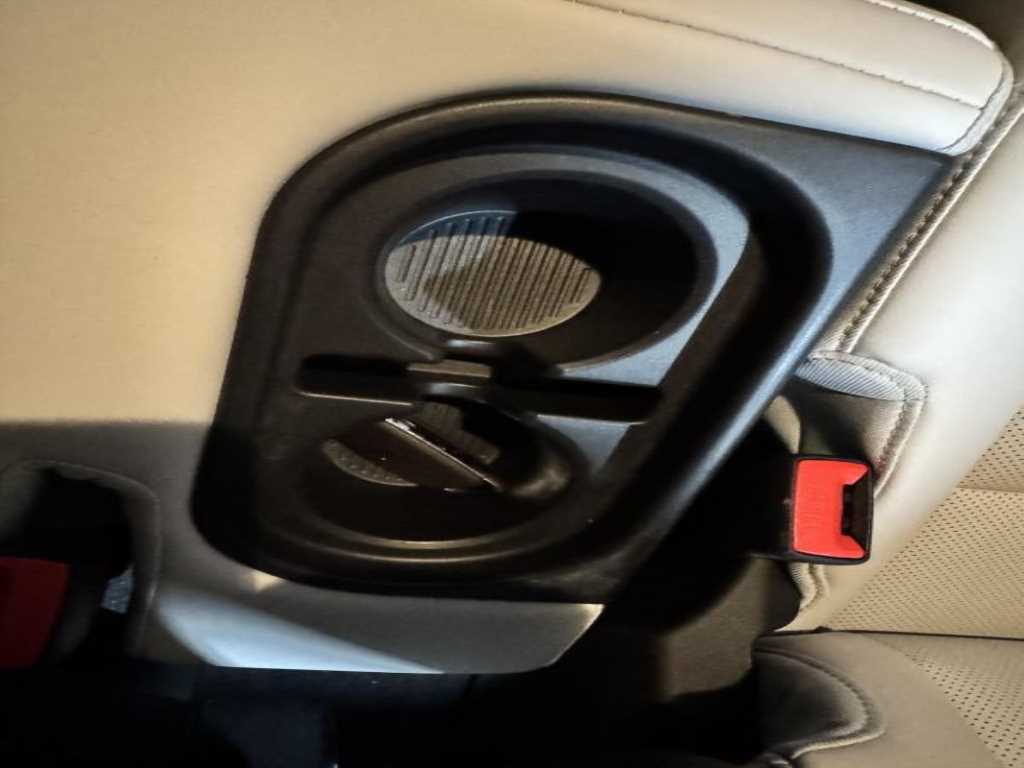 HYUNDAI Casper - Vista 10